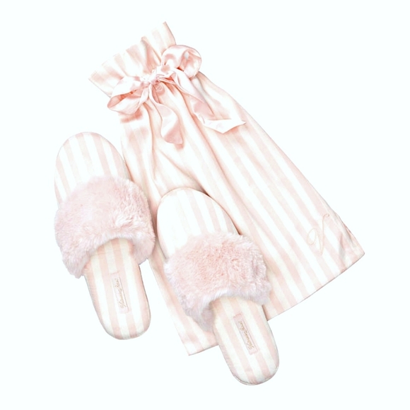 SOLD IN LUXE - Picture 2 of 14